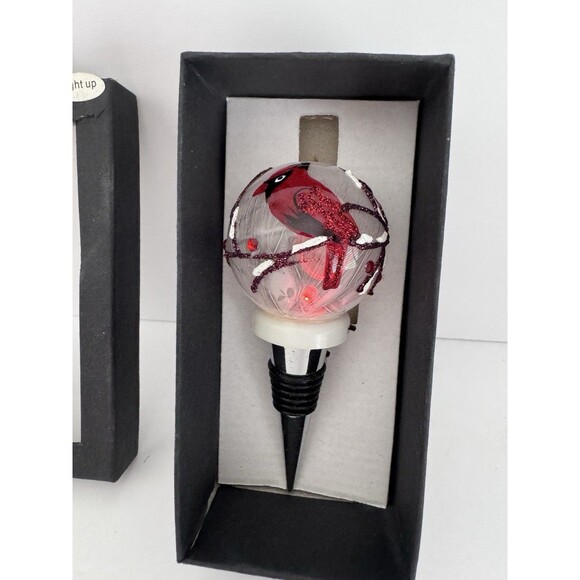 Frosted Cardinal Bird Light Up Wine Stopper Barware Christmas Holiday WORKS - Picture 4 of 6